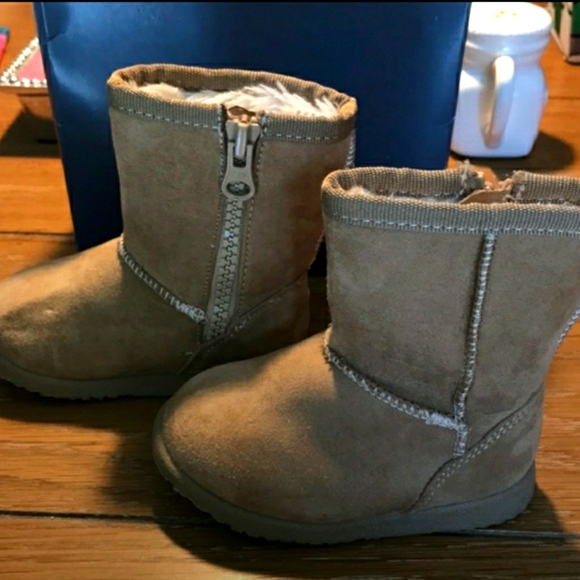 OshKosh B'gosh Other - TODDLER Boots